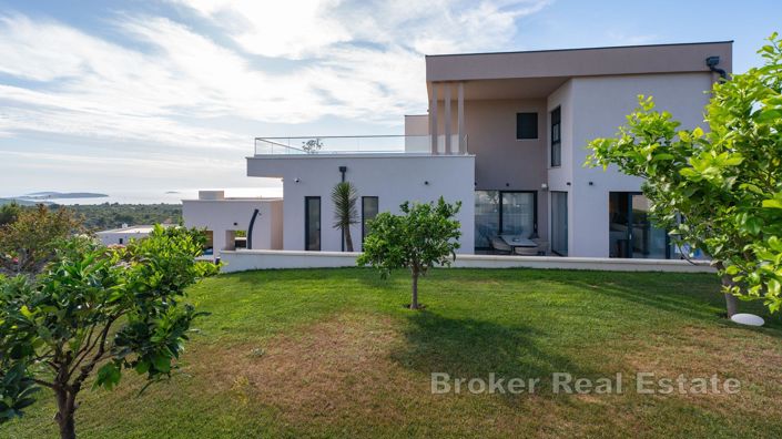 Image No.18-4 Bed Villa for sale