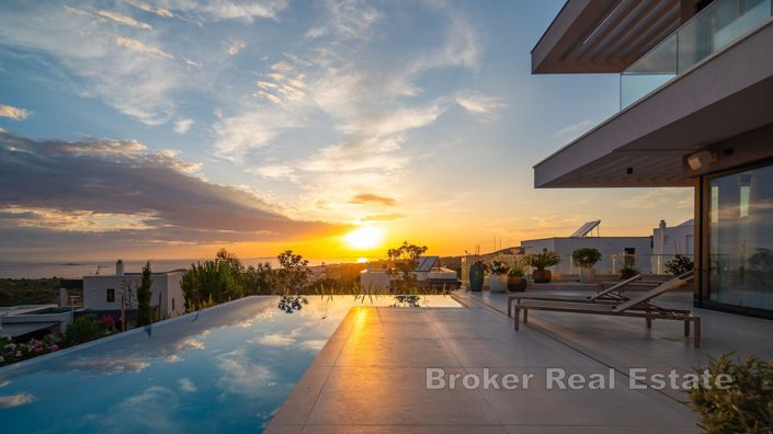 Image No.19-4 Bed Villa for sale