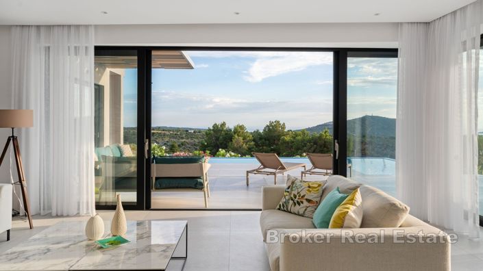 Image No.7-4 Bed Villa for sale