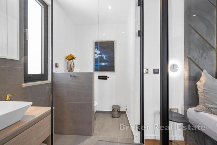 Image No.18-4 Bed Villa for sale