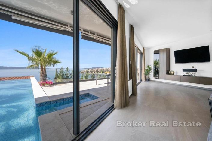 Image No.2-4 Bed Villa for sale