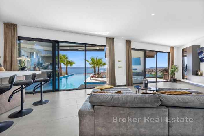 Image No.3-4 Bed Villa for sale