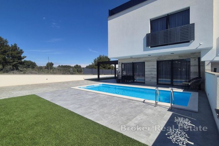 Image No.3-Villa de 3 chambres à vendre à Vodice