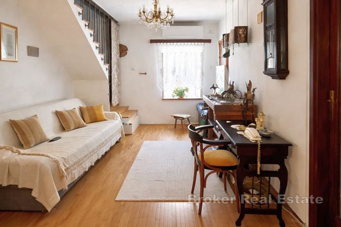 Image No.2-Villa de 4 chambres à vendre à Mejaši