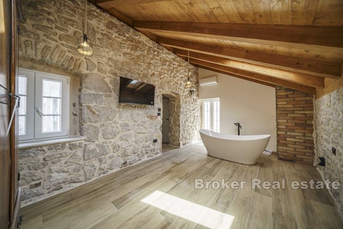 Image No.8-4 Bed Villa for sale