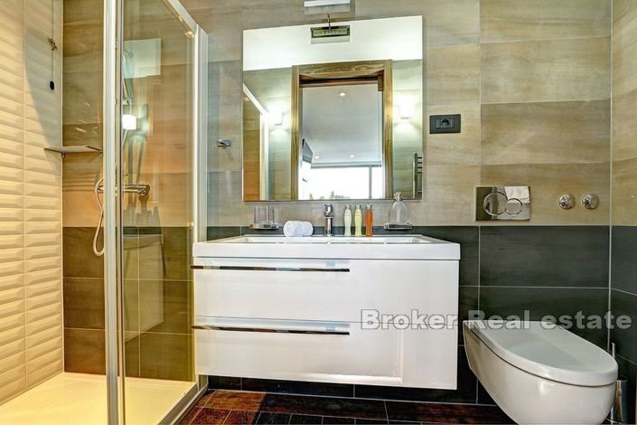 Image No.6-Appartement de 8 chambres à vendre à Bacvice