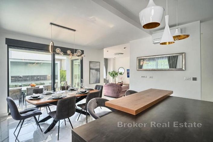 Image No.2-Villa de 3 chambres à vendre à Split