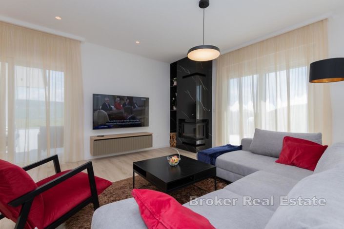 Image No.10-3 Bed Villa for sale