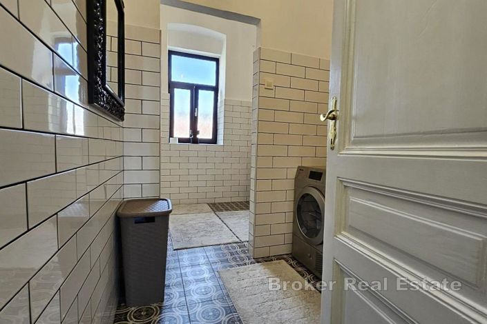 Image No.14-5 Bed Apartment for sale