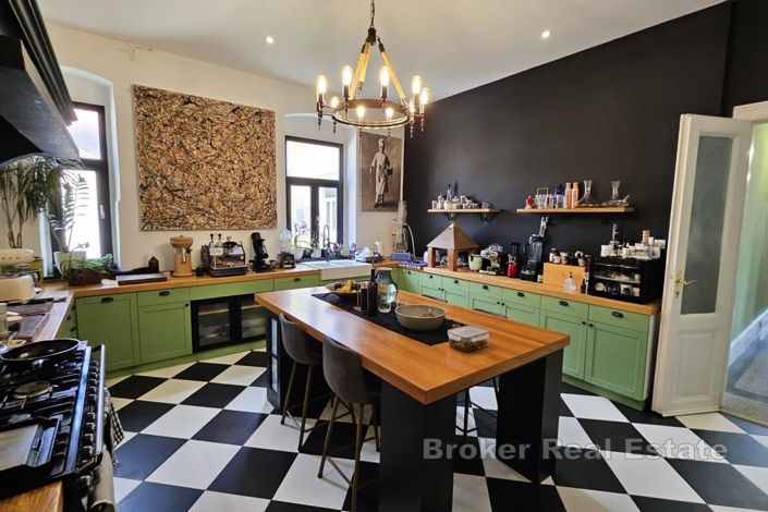 Image No.7-5 Bed Apartment for sale