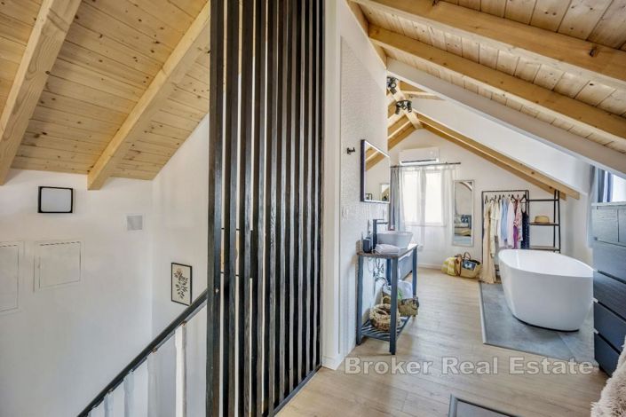 Image No.11-6 Bed Villa for sale