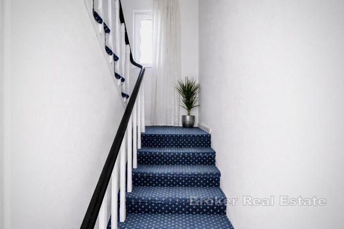 Image No.7-6 Bed Villa for sale