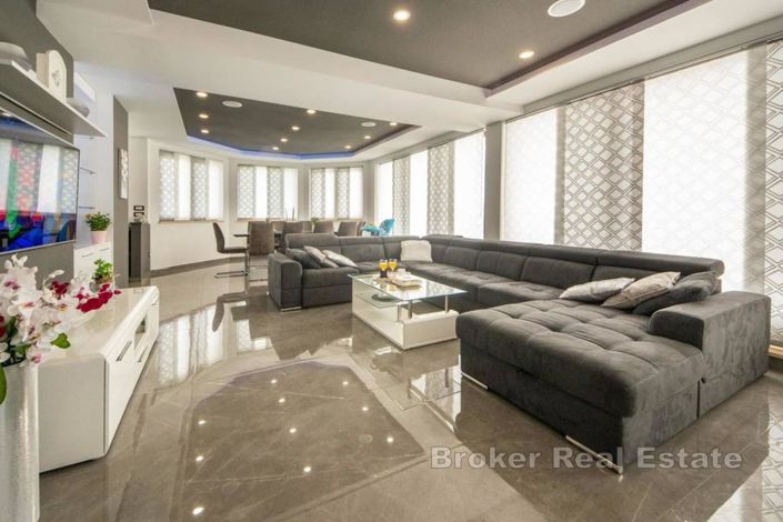 Image No.4-5 Bed Villa for sale