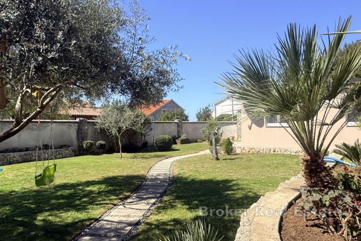 Image No.3-8 Bed Villa for sale