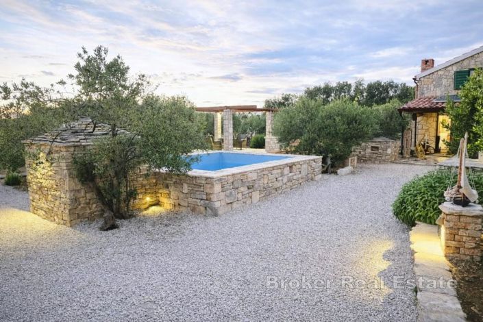 Image No.2-2 Bed Villa for sale