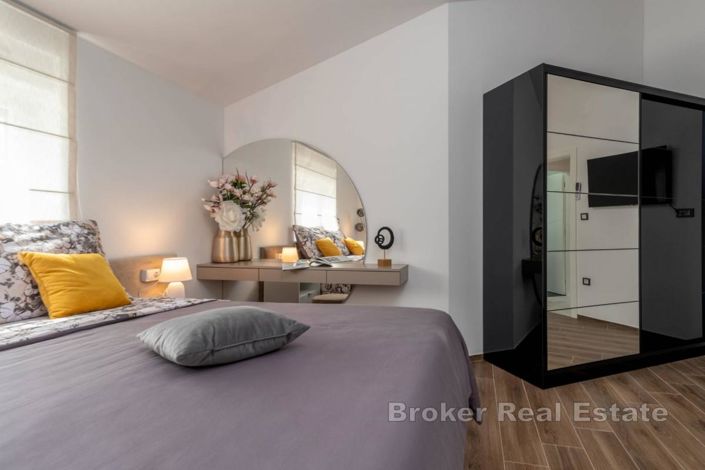 Image No.9-6 Bed Villa for sale