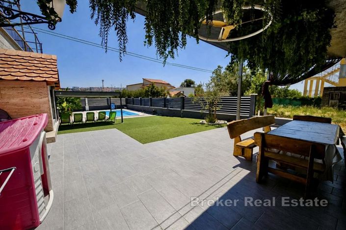 Image No.5-Villa de 5 chambres à vendre à Mejaši