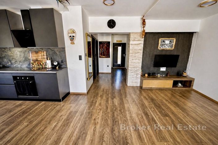 Image No.6-Villa de 5 chambres à vendre à Mejaši