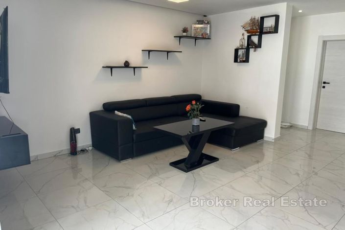 Image No.2-5 Bed Villa for sale