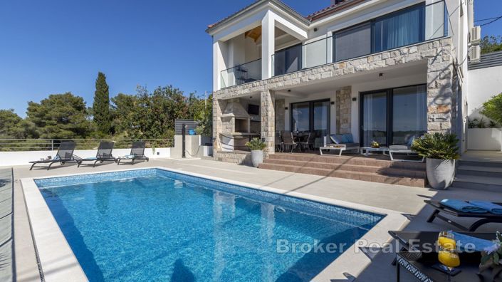 Image No.9-3 Bed Villa for sale