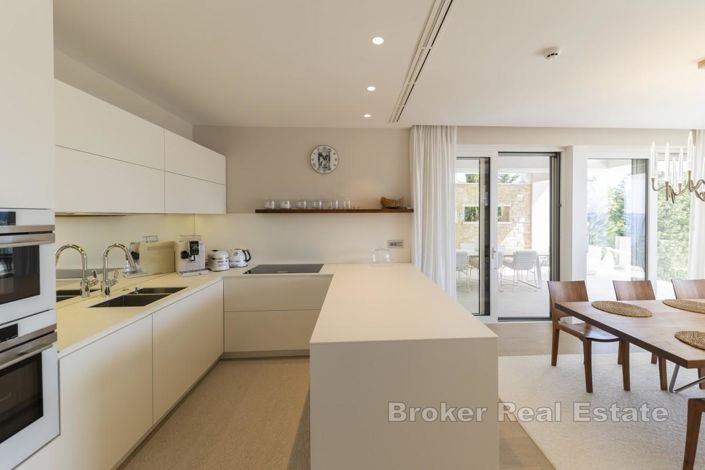 Image No.10-5 Bed Villa for sale