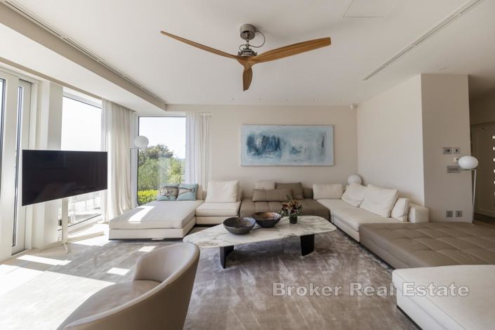 Image No.6-5 Bed Villa for sale