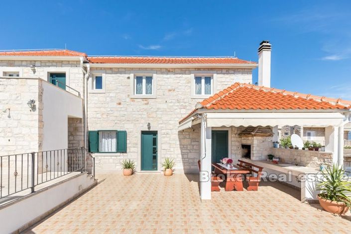 Image No.2-4 Bed Villa for sale