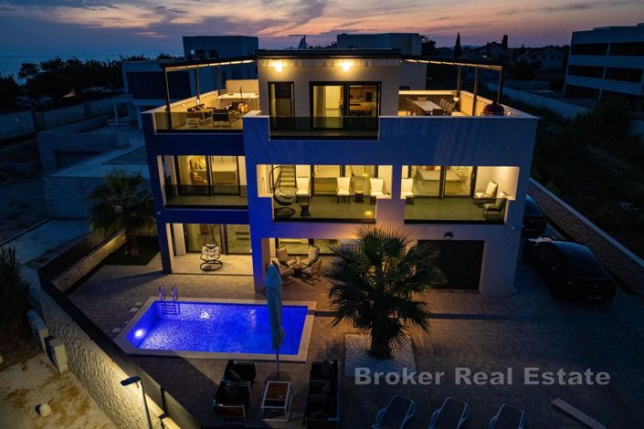 Image No.12-4 Bed Villa for sale