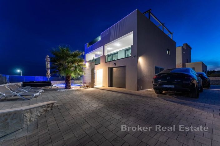 Image No.6-4 Bed Villa for sale