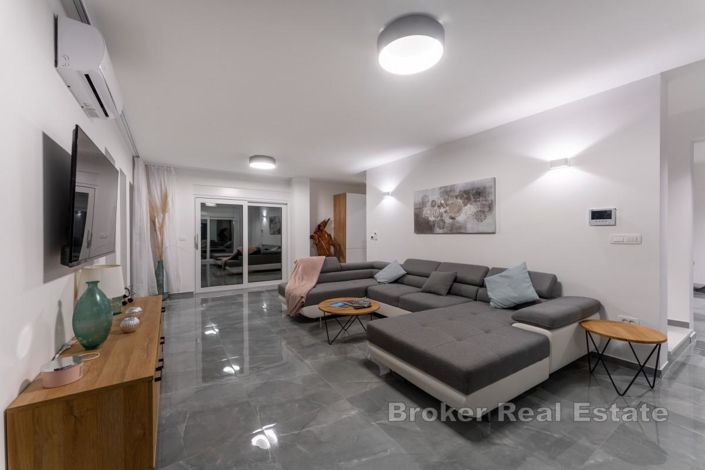 Image No.8-4 Bed Villa for sale