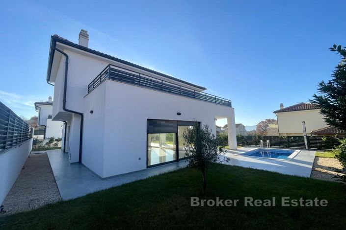 Image No.11-4 Bed Villa for sale