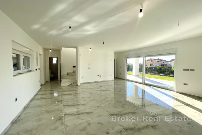 Image No.5-4 Bed Villa for sale