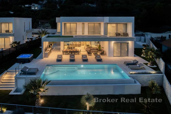 Image No.2-5 Bed Villa for sale