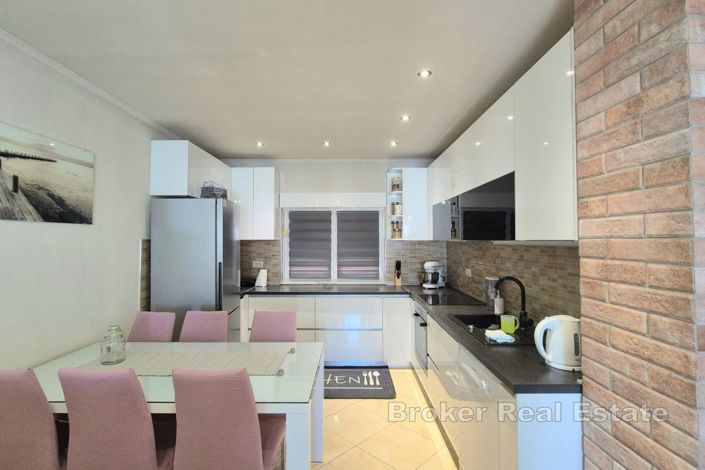 Image No.3-8 Bed Villa for sale