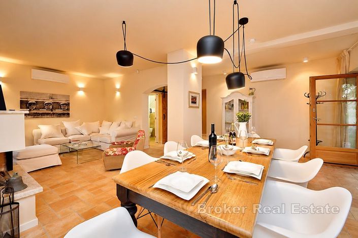 Image No.10-4 Bed Villa for sale