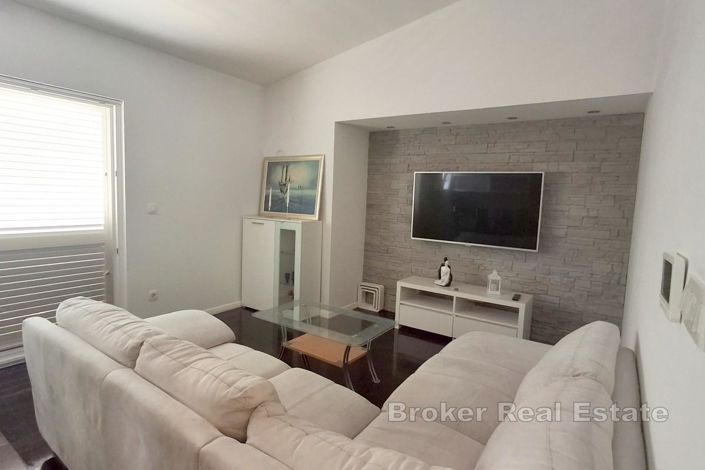 Image No.4-6 Bed Villa for sale