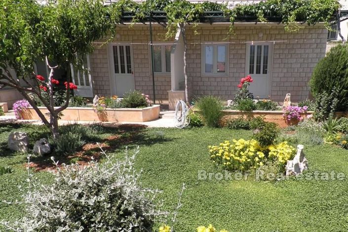 Image No.15-9 Bed Villa for sale