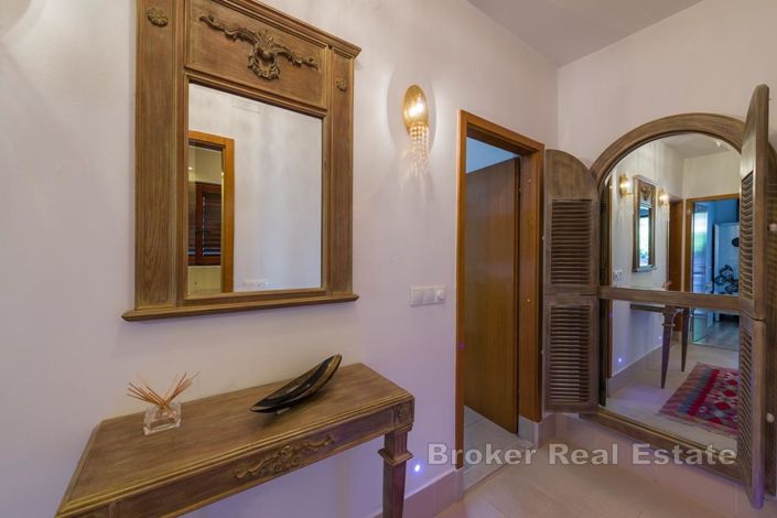 Image No.12-4 Bed Villa for sale