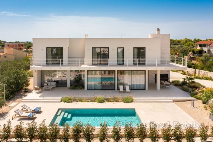 Image No.2-3 Bed Villa for sale