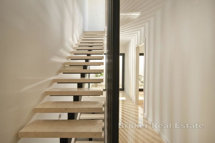 Image No.9-3 Bed Apartment for sale