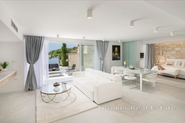 Image No.2-4 Bed Villa for sale