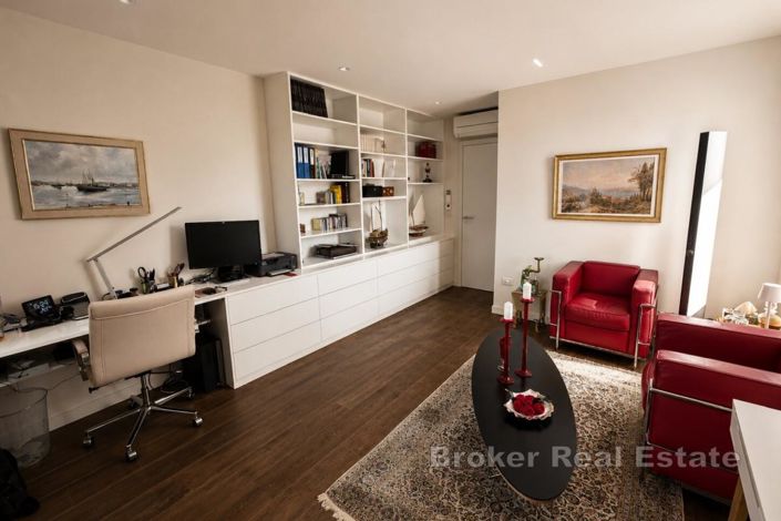Image No.12-3 Bed Apartment for sale