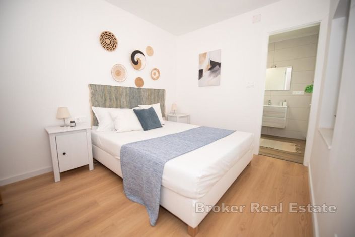Image No.12-6 Bed Villa for sale