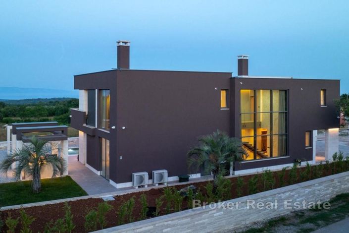 Image No.19-3 Bed Villa for sale