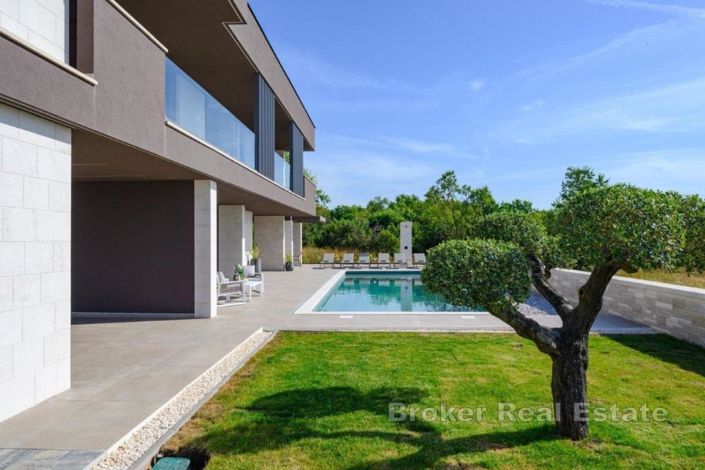 Image No.2-3 Bed Villa for sale