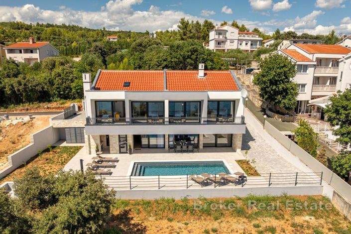 Image No.2-4 Bed Villa for sale