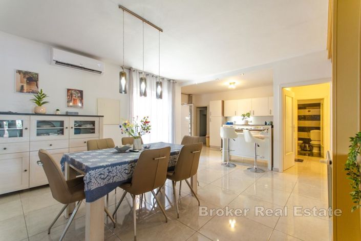 Image No.10-4 Bed Villa for sale