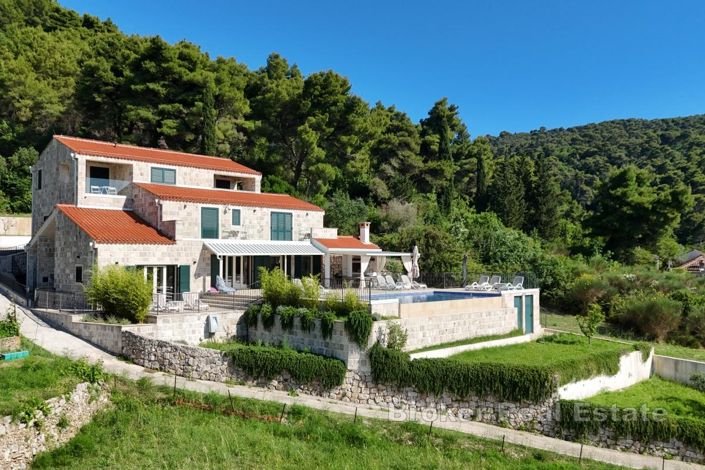 Image No.2-6 Bed Villa for sale