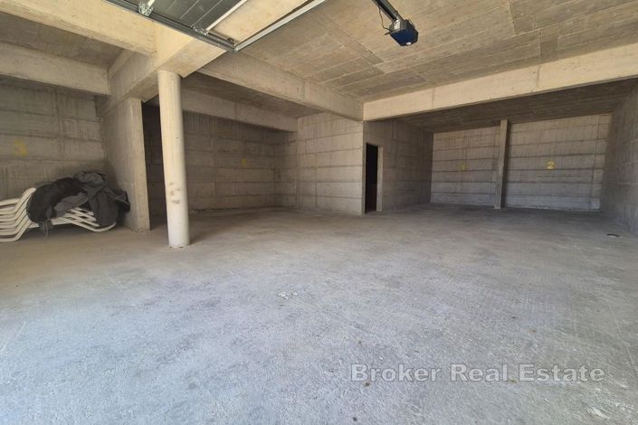 Image No.6-8 Bed Villa for sale