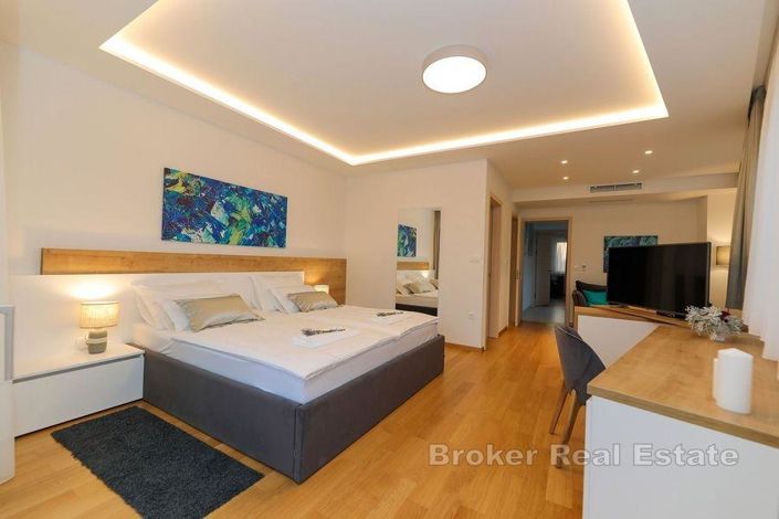Image No.10-4 Bed Villa for sale